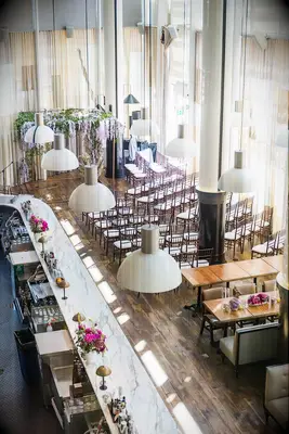 Overview of bright and airy restaurant venue