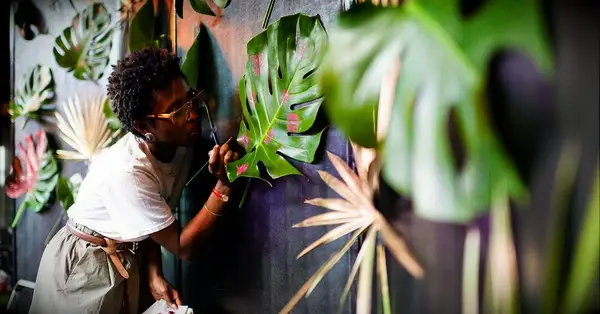 wedding florist working; steps to planning a wedding