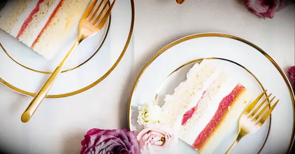 finalize last-minute details with wedding vendors