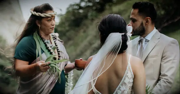 communicate with wedding professionals to prevent mishaps