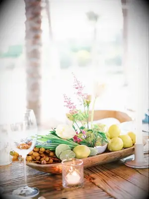 centerpiece with lemons