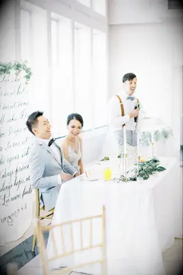 Best man giving speech at wedding