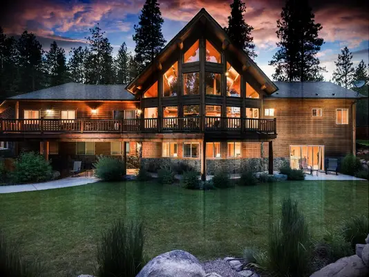Luxury lodge home rental for weddings in Montana