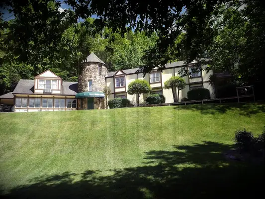 Historic castle as wedding venue in Gatlinburg, Tennesee