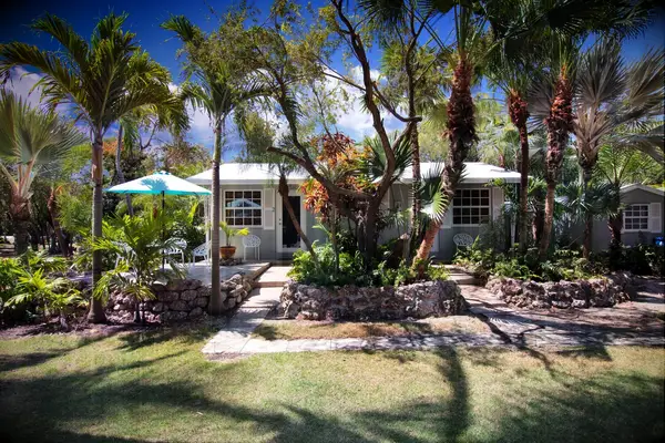 waterfront vrbo wedding venue in florida with private beach