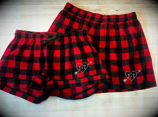 Plaid shorts with heart initials