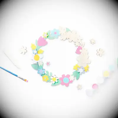 DIY wood wreath painting kit for couples date night