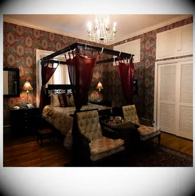 A romantic stay at Silver Heart Inn in Independence, Missouri