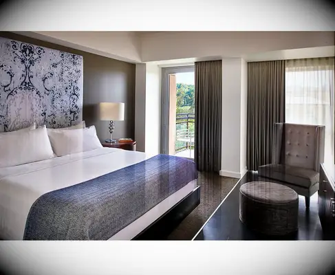 The Fontaine for a romantic stay in Kansas City, Missouri