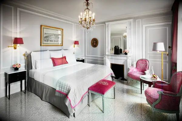 Hôtel Plaza Athénée honeymoon package in France