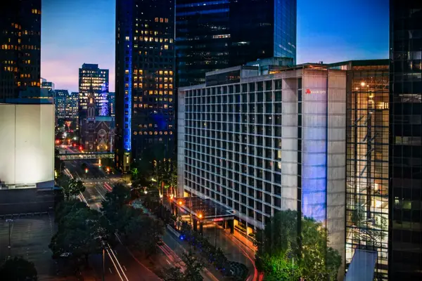 Dallas Bachelorette Party Hotel - Dallas Marriott Downtown