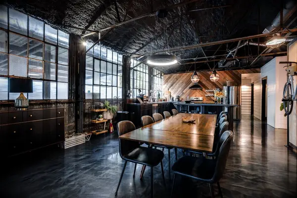 Dallas Bachelorette Party Vrbo - Luxe Warehouse (Downtown Dallas