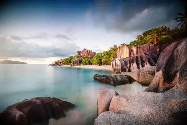 Best honeymoon destination - seychelles honeymoon gorgeous bay photos of sea