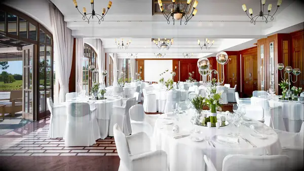 Spain Destination Wedding: The St. Regis Mardavall Mallorca Resort