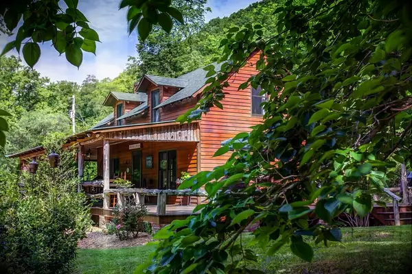 Butterfly Hollow Bed-and-Breakfast