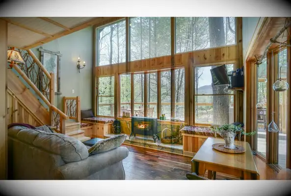 Upper Stone Mountain Treehouse in Unicoi, Tennessee