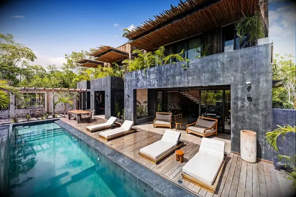 Luxury Villa poolside view